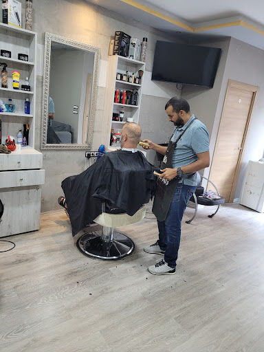 Aziz Perruqueria en Terrassa