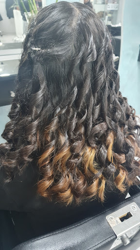 De Milagros Peluqueria Latina Unisex en Fuenlabrada