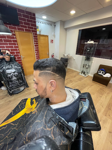 Kuty barbershop en España