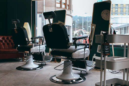 MAKINAVAJA barbería & belleza masculina en Landa