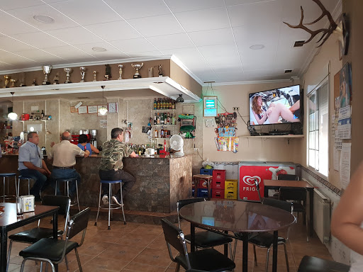 BAR PINTURAS RUPESTRES. en Villar del Humo