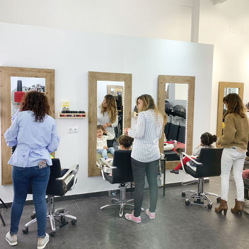 Cambio y Corto peluqueria, belleza y bienestar en Bilbao