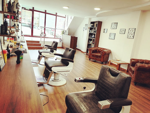 Barberia Clásica Banches Barber Shop en Mollerussa