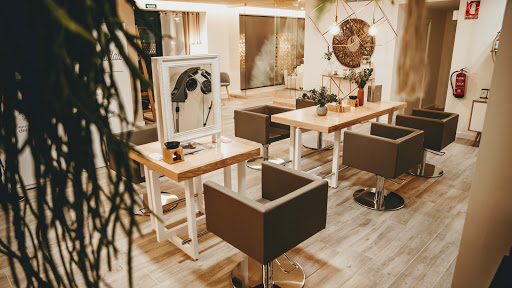 Le Salon Hair & Makeup en Badajoz