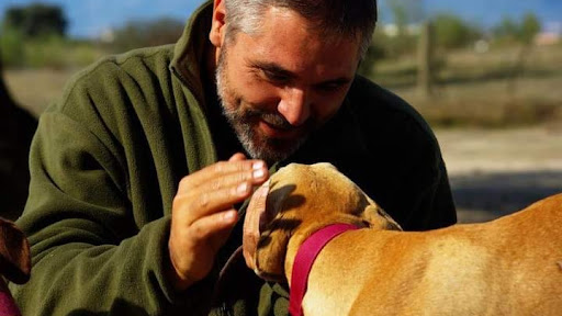 Residencia y Escuela Canina Pico Chaparral – Las Ventas de San Julián