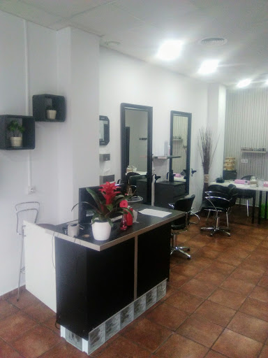 Academia De Peluqueria Y Estetica Ivanemma en Posadas