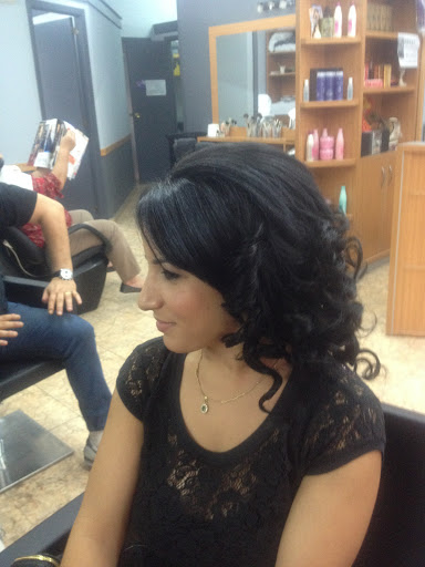 Ana Dacuña Peluqueros en A Calle