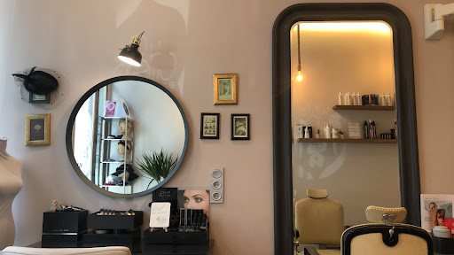 Peluquería La Petite Estilistas - Expertas Cambio de Color & Balayage | Novias & Invitadas en Lasarte-Oria