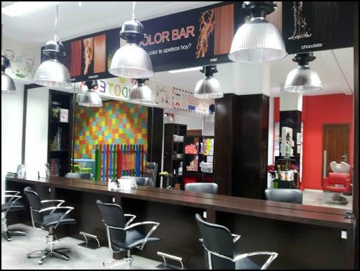 Carla Piu Hairdressers en Jaén