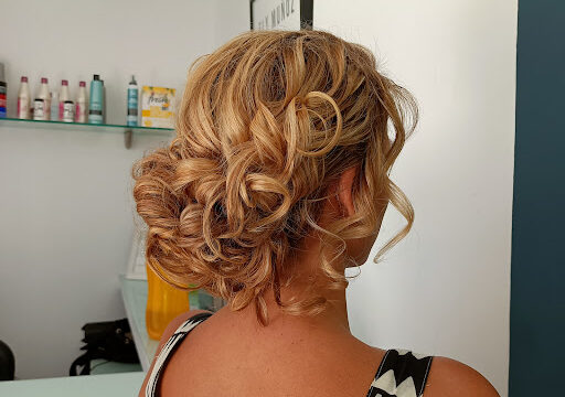 Ely Muñoz Estetica Y Peluquería – Tomares