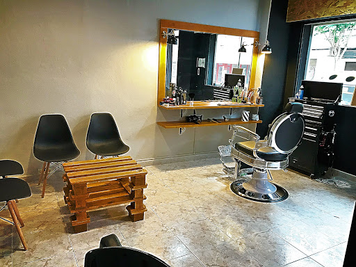 Mr. Monkey Barber Club - Barberia en almeria en Almería